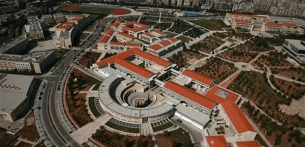 مبنى الجامعة اللبنانية في سياق ملف التفرغ وإعادة التدقيق