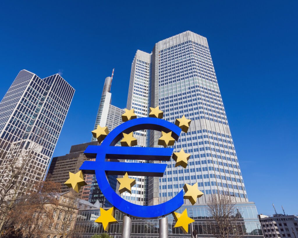 مقر البنك المركزي الأوروبي في ظل قرار رفع أسعار الفائدة