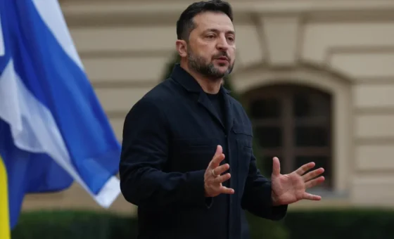 زيلينسكي يؤكد عقد اجتماع يجمع كييف وموسكو وواشنطن الشهر المقبل