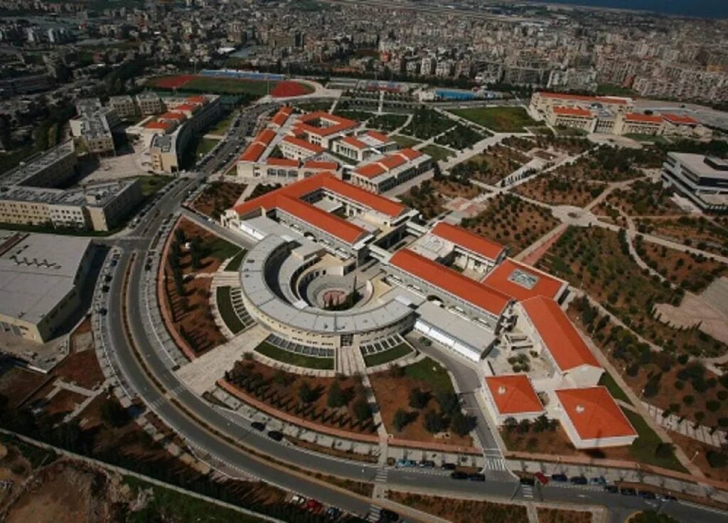 رئاسة الجامعة اللبنانية: من يملك حق اختيار المرشحين؟