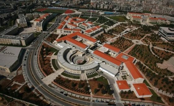 رئاسة الجامعة اللبنانية: من يملك حق اختيار المرشحين؟