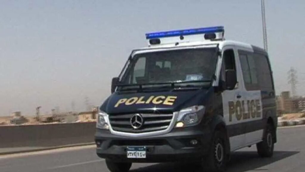 مصر.. شاب يسرق طبيبا أعاد له بصره