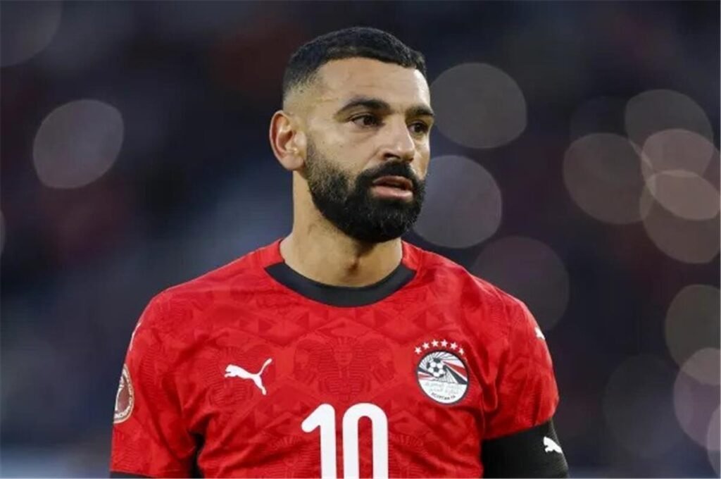 بعد صلاح.. لاعب آخر يغادر منتخب مصر ويربك الحسابات