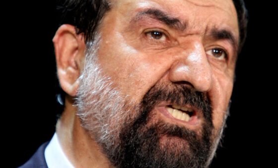 “استعدوا لتكرار هزائم تاريخية”.. رضائي يوجه رسالة تحذير للولايات المتحدة