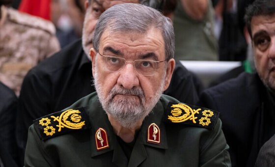 رضائي: لن تُنقل ذرة واحدة من اليورانيوم المخصب إلى خارج إيران