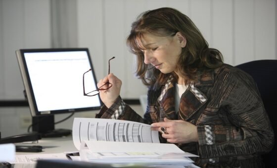 عالمة اجتماع: تمتلك النساء مهارات أساسية لإدارة العمل
