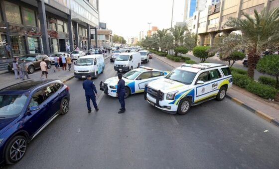 الكويت تحكم بالإعدام على 3 متهمين بـ”التخابر مع إيران وحزب الله ومحاولة اغتيال وزير الداخلية”