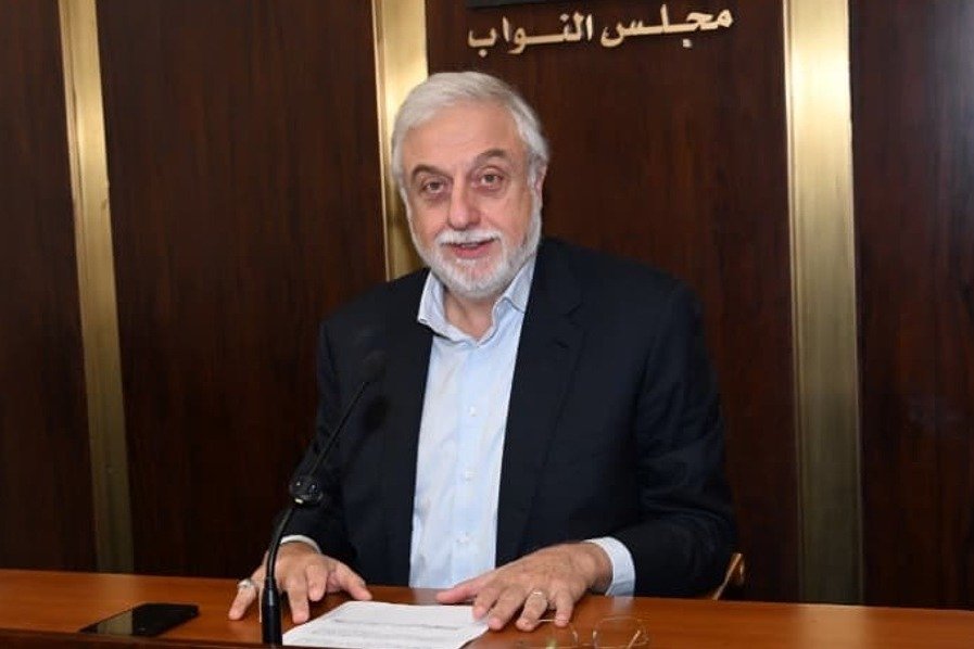 الصمد: تنفيذ أحكام مكافحة الفساد أسهل بكثير من حصر سلاح المقاومة