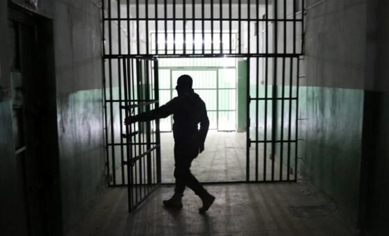 غرفة عمليات قضائية وأمنية استعدادًا لإقرار قانون العفو العام