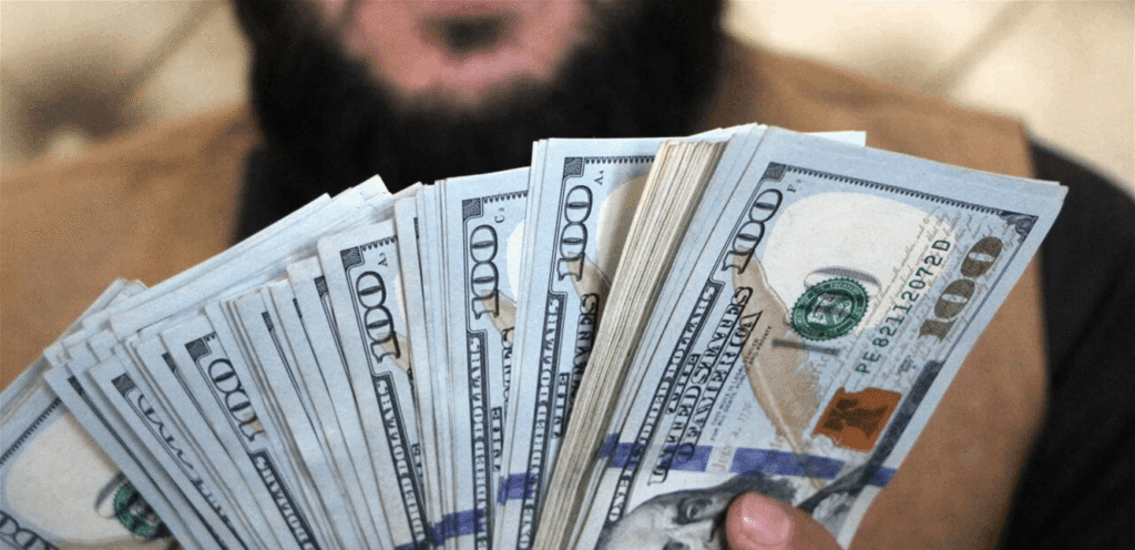 لمن يتلقى تحويلات بالدولار في لبنان.. معلومة جديدة