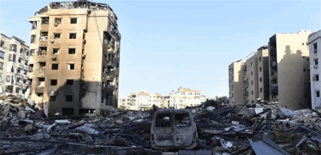 يسرق كابلات وخردة من مبانٍ متضرّرة جراء الحرب.. وهذا ما حلّ به (صورة)