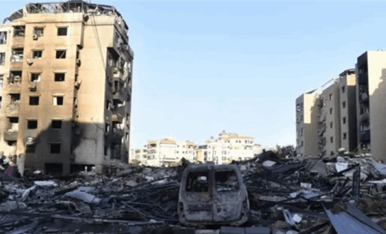 يسرق كابلات وخردة من مبانٍ متضرّرة جراء الحرب.. وهذا ما حلّ به (صورة)