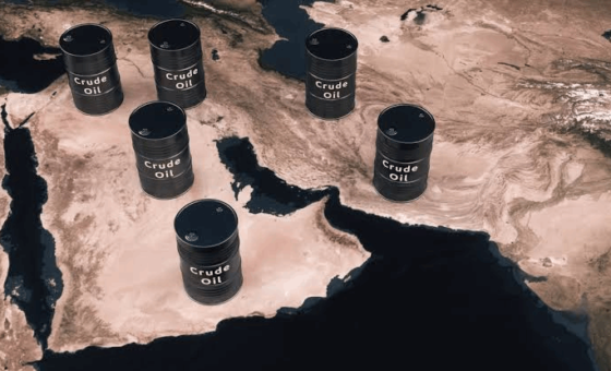 كيف صنعت العقوبات “سوق نفط” لا يستطيع العالم الاستغناء عنها؟