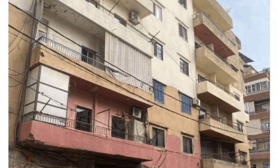 بشكل عاجل.. تصدّعات تستدعي إخلاء مبنى