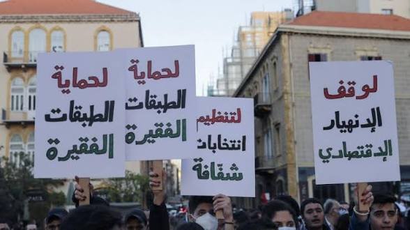 الحكومة تفاقم الأزمة.. لا إجراءات جدية لوقف الانهيار المعيشي