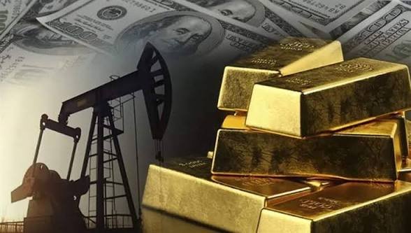 ارتفاع سعر الذهب وانخفاض سعر النفط