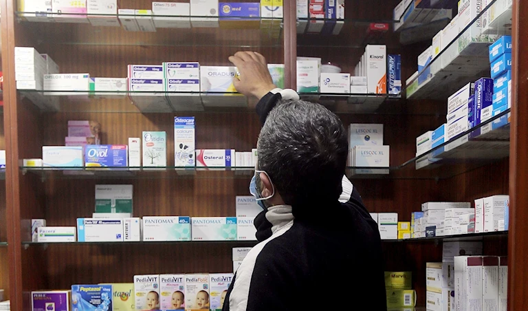 مُداهمة غاليري سمعان: الرواية الكاملة لملفّ الأدوية