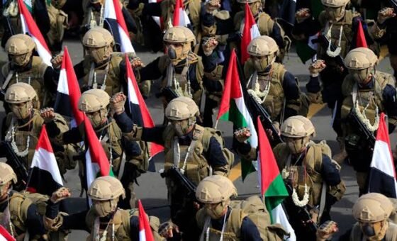 بعددٍ كبيرٍ من الصواريخِ الباليستيةِ والمجنحةِ.. هذا ما استهدفته القوات المسلحة اليمنية