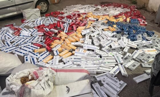 الجمارك ضبطت “جيب “في داخله تنباكا ودخانا مهربا في جل الديب وأوقفت سيارة محمّلة بالمواد التبغية في مدينة صيدا