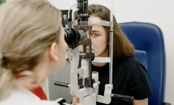 أمراض المناعة الذاتية وعلاقتها بالعين … تحذيرات طبّية من أخطار مجهولة
